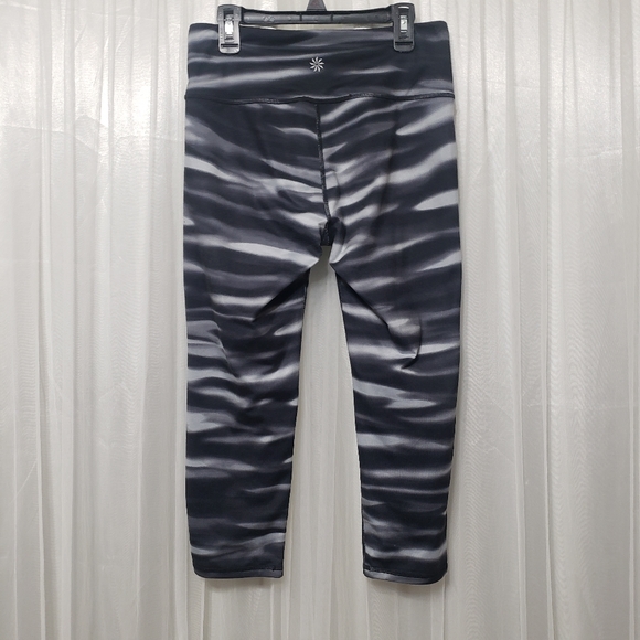 Athleta Sz S High Rise Chaturanga Capri - Picture 4 of 11